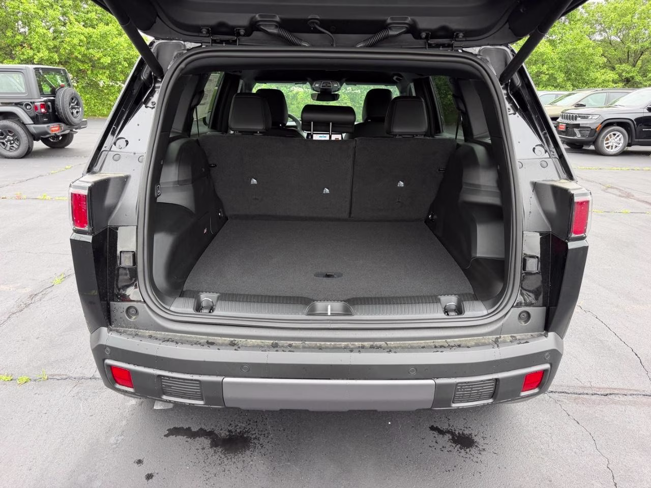 2026 Diamond Black Crystal Pearlcoat Jeep Cherokee Limited 4X4 SUV