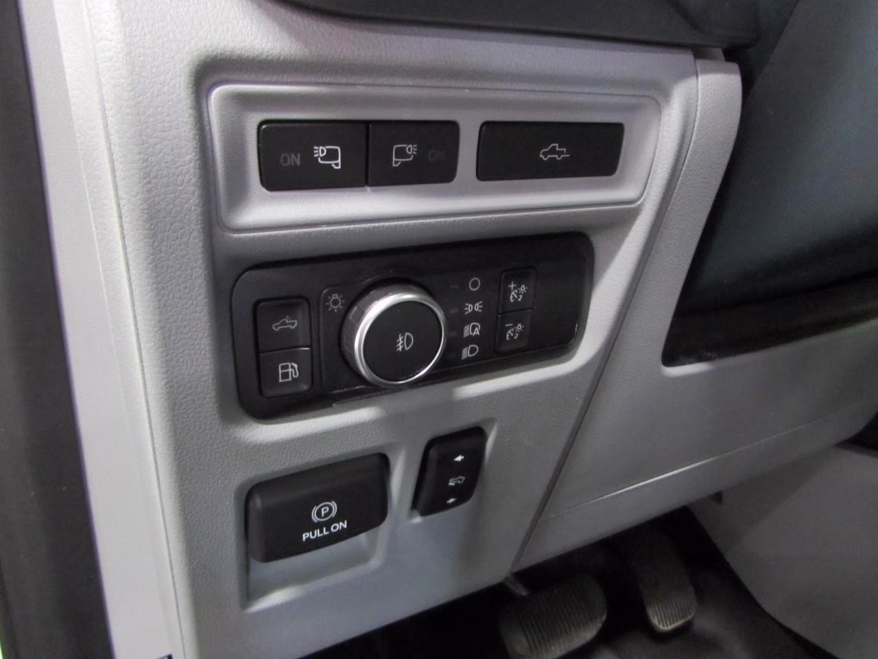 2021 Star White Metallic Tri-Coat Ford F-150 4WD SuperCrew Box 4X4 Truck