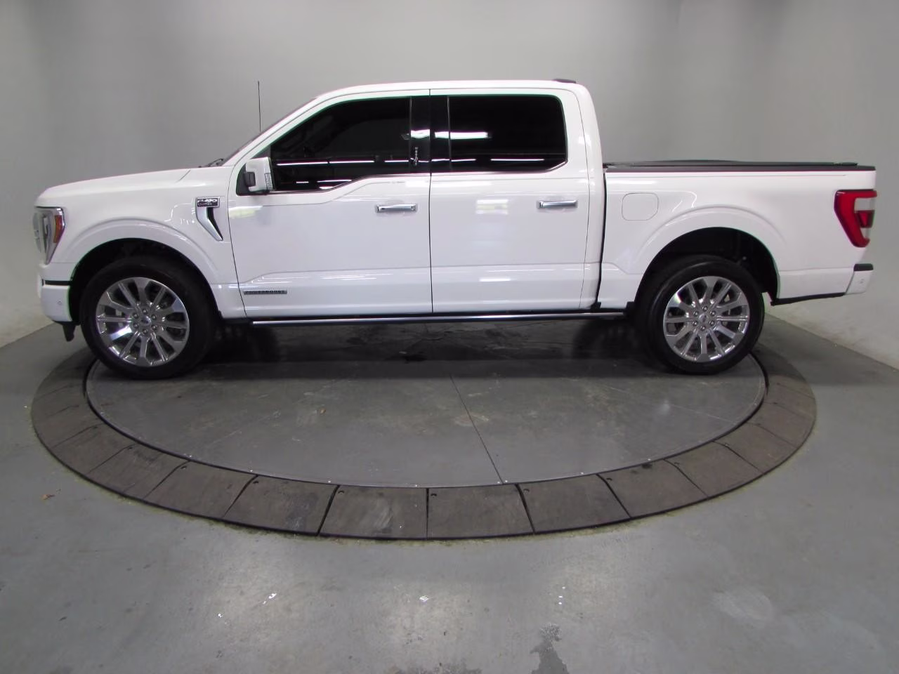 2021 Star White Metallic Tri-Coat Ford F-150 4WD SuperCrew Box 4X4 Truck