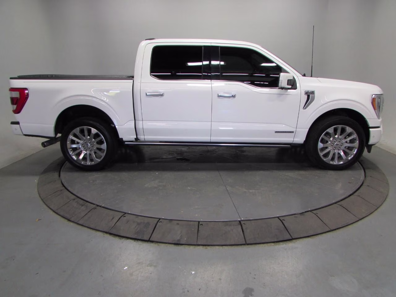 2021 Star White Metallic Tri-Coat Ford F-150 4WD SuperCrew Box 4X4 Truck