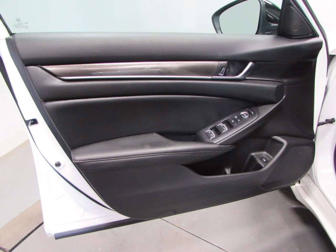 2022 Platinum White Pearl Honda Accord Sport FWD Sedan