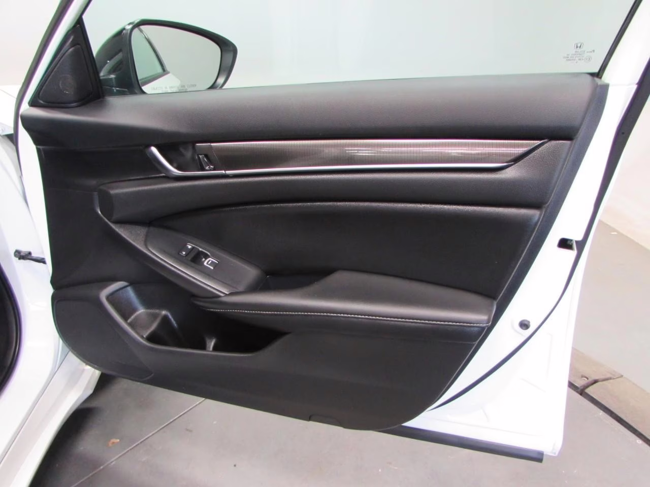 2022 Platinum White Pearl Honda Accord Sport FWD Sedan