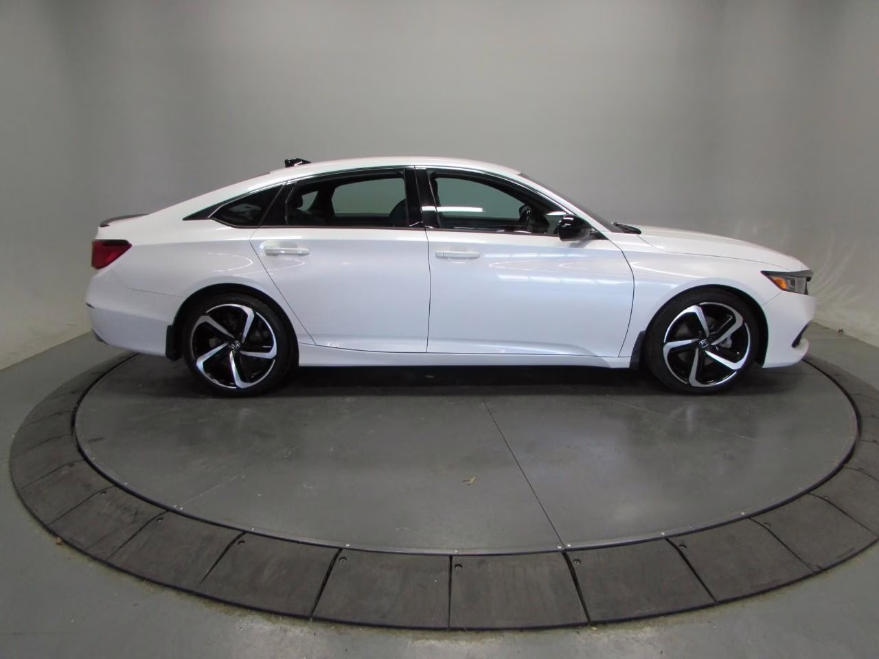 2022 Platinum White Pearl Honda Accord Sport FWD Sedan