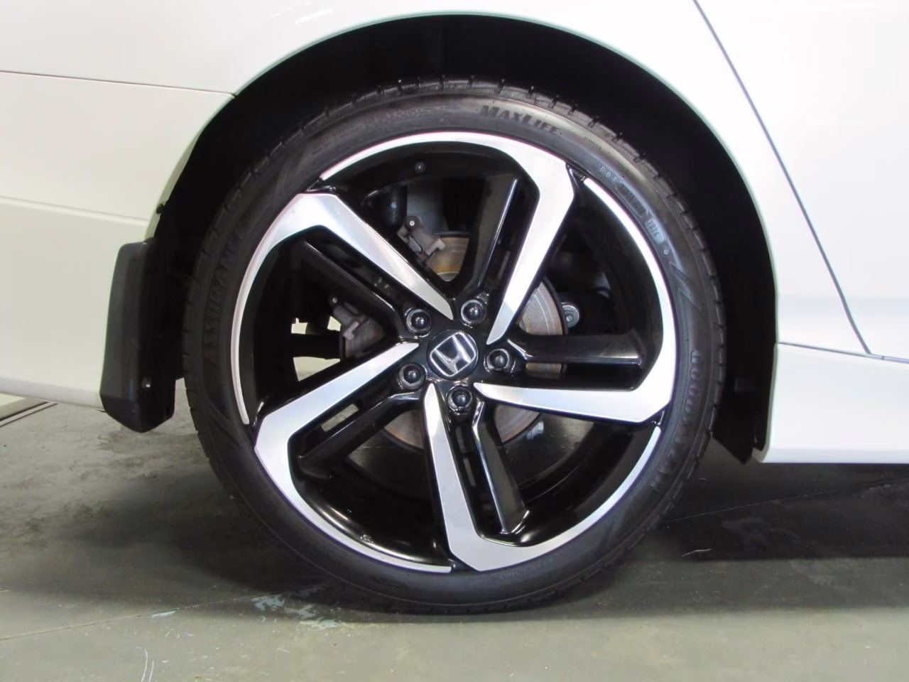 2022 Platinum White Pearl Honda Accord Sport FWD Sedan