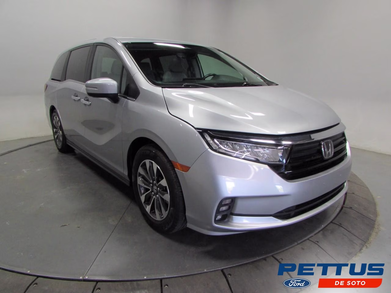 2024 Lunar Silver Metallic Honda Odyssey EX-L FWD Van