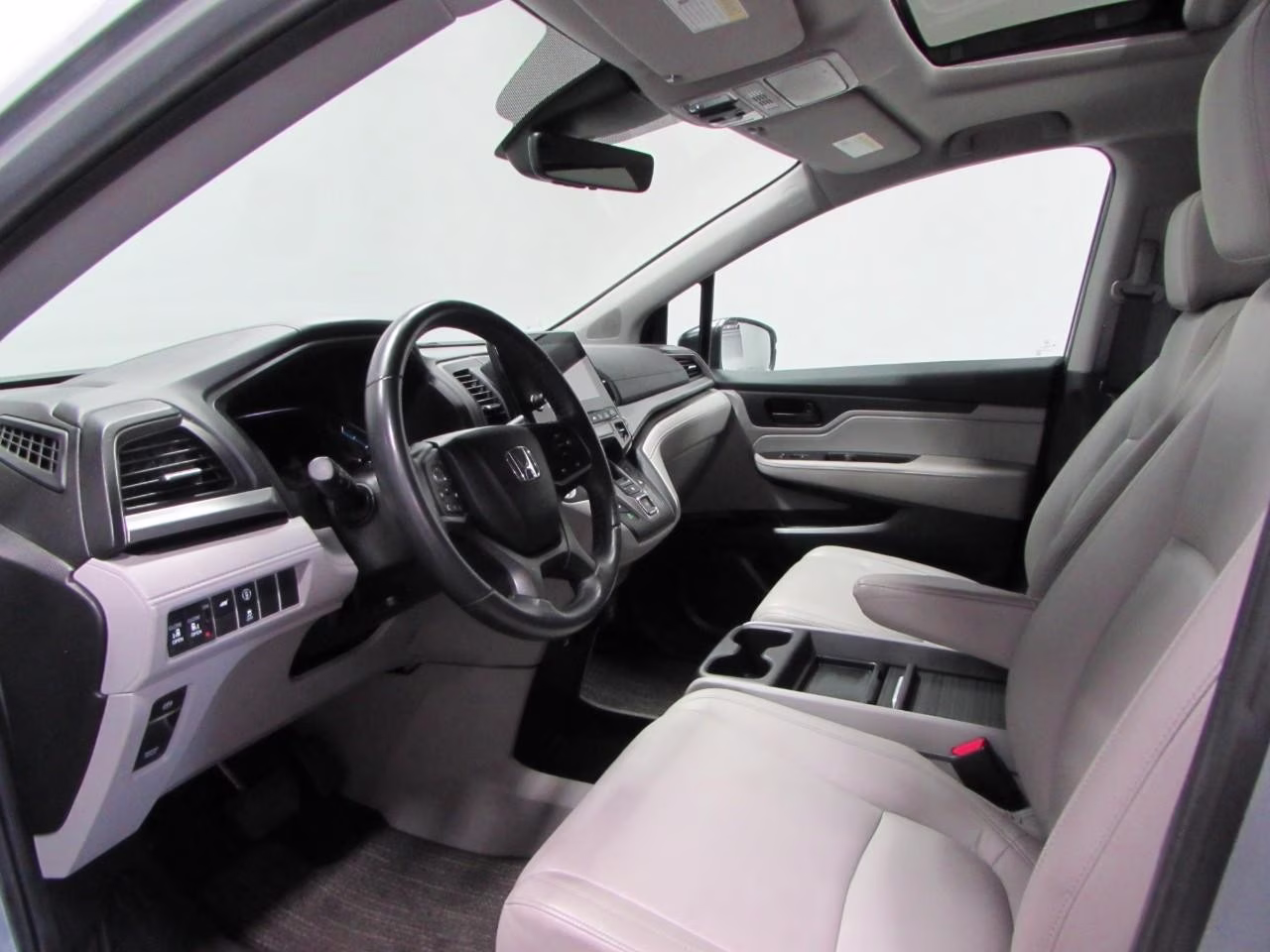 2024 Lunar Silver Metallic Honda Odyssey EX-L FWD Van