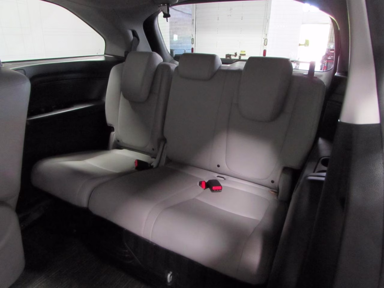 2024 Lunar Silver Metallic Honda Odyssey EX-L FWD Van