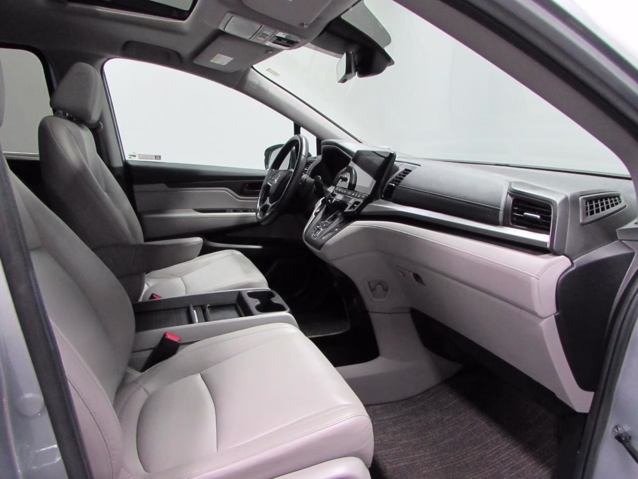 2024 Lunar Silver Metallic Honda Odyssey EX-L FWD Van