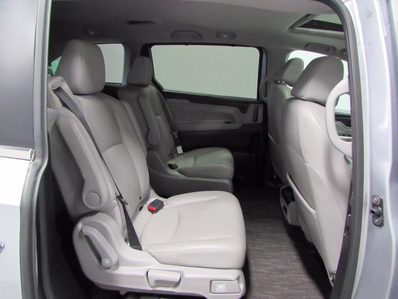 2024 Lunar Silver Metallic Honda Odyssey EX-L FWD Van