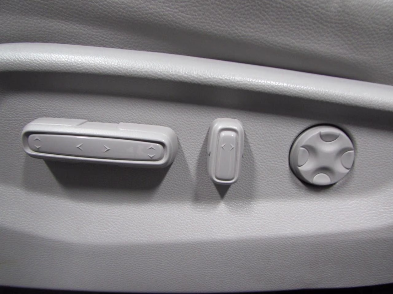 2024 Lunar Silver Metallic Honda Odyssey EX-L FWD Van