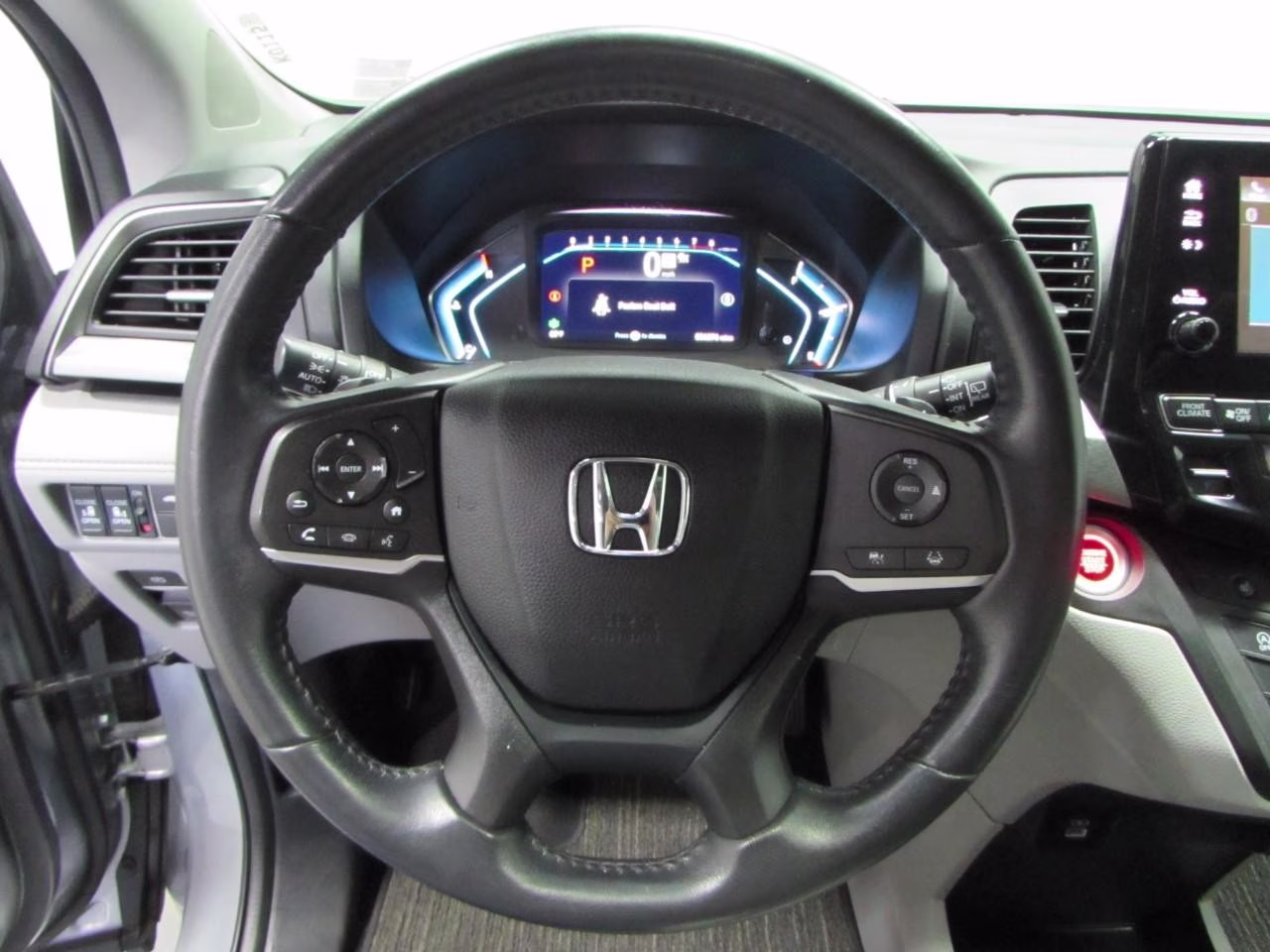 2024 Lunar Silver Metallic Honda Odyssey EX-L FWD Van