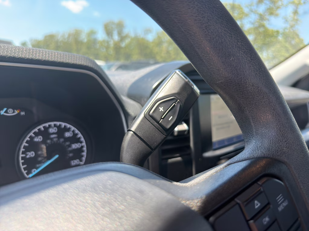 2022 Oxford White Ford F-150 XL 4X4 Truck