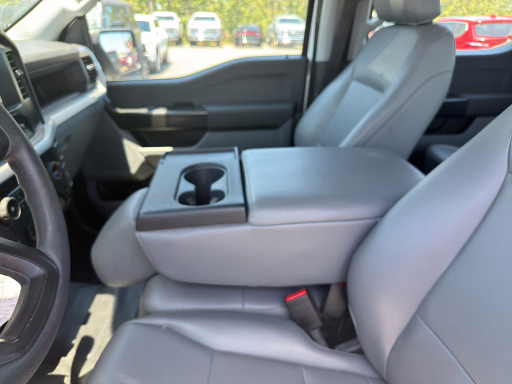 2022 Oxford White Ford F-150 XL 4X4 Truck