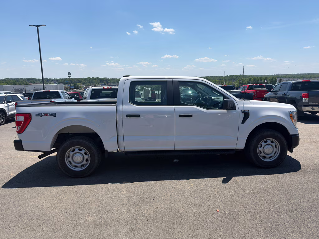 2022 Oxford White Ford F-150 XL 4X4 Truck