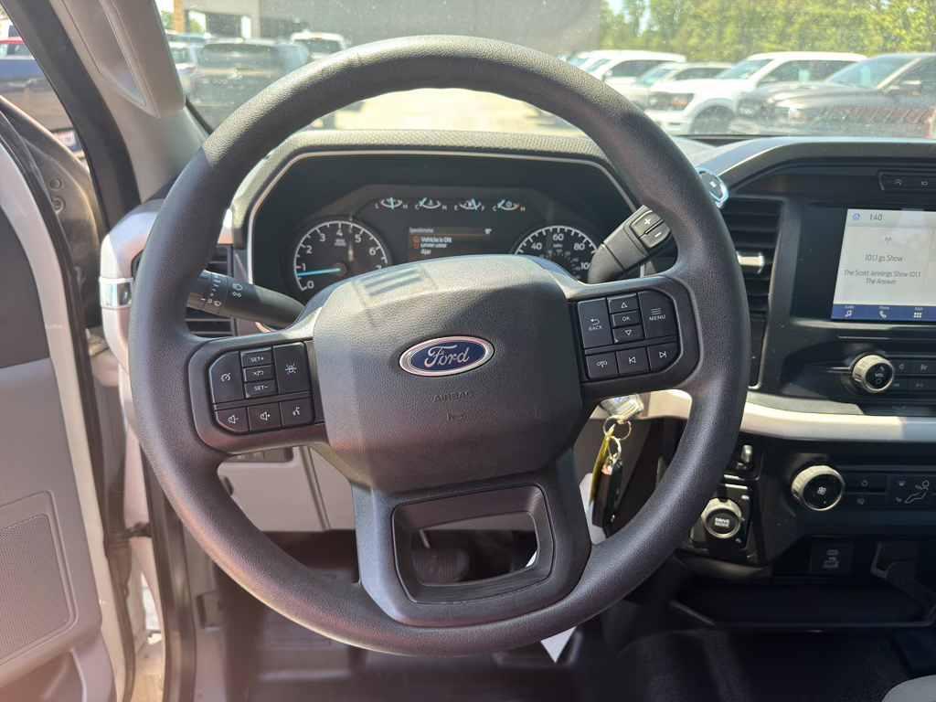 2022 Oxford White Ford F-150 XL 4X4 Truck