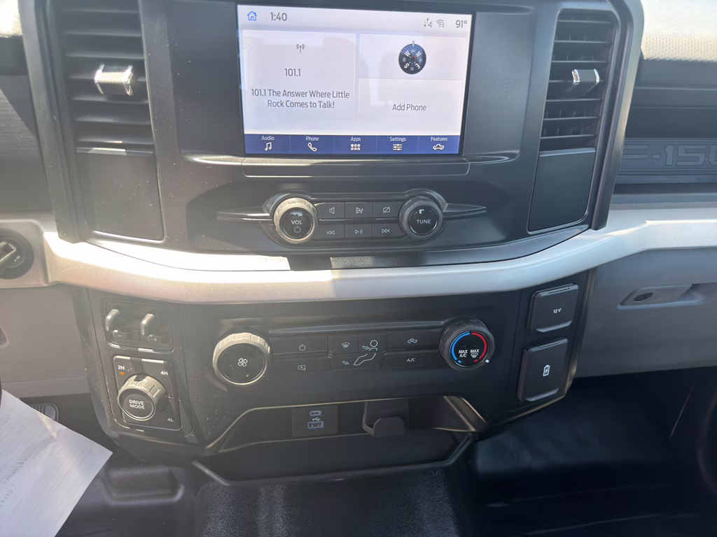 2022 Oxford White Ford F-150 XL 4X4 Truck