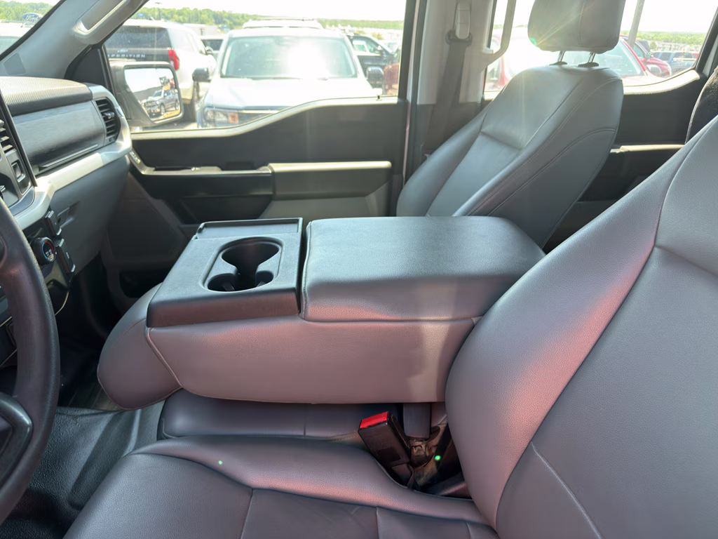 2021 Oxford White Ford F-150 XL 4X4 Truck