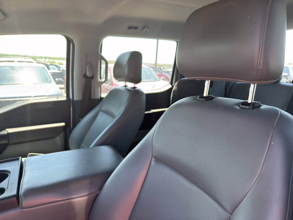 2021 Oxford White Ford F-150 XL 4X4 Truck