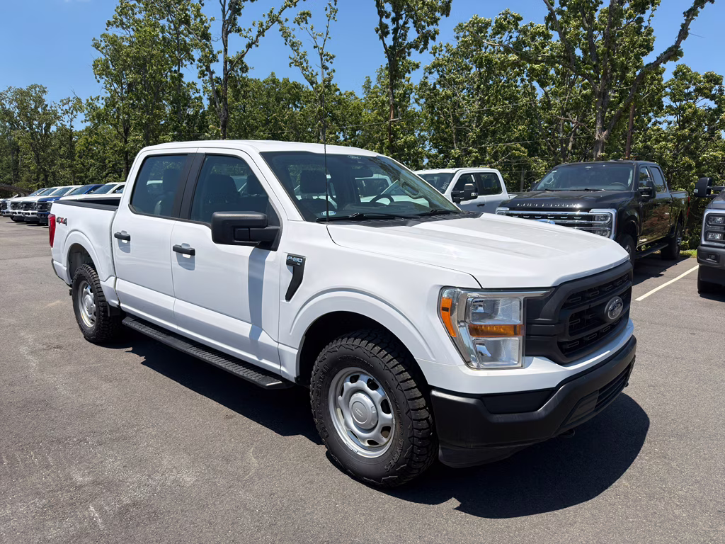 2021 Oxford White Ford F-150 XL 4X4 Truck