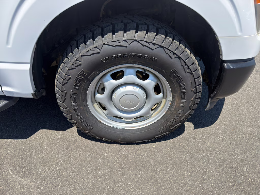 2021 Oxford White Ford F-150 XL 4X4 Truck