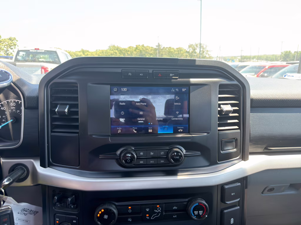2021 Oxford White Ford F-150 XL 4X4 Truck
