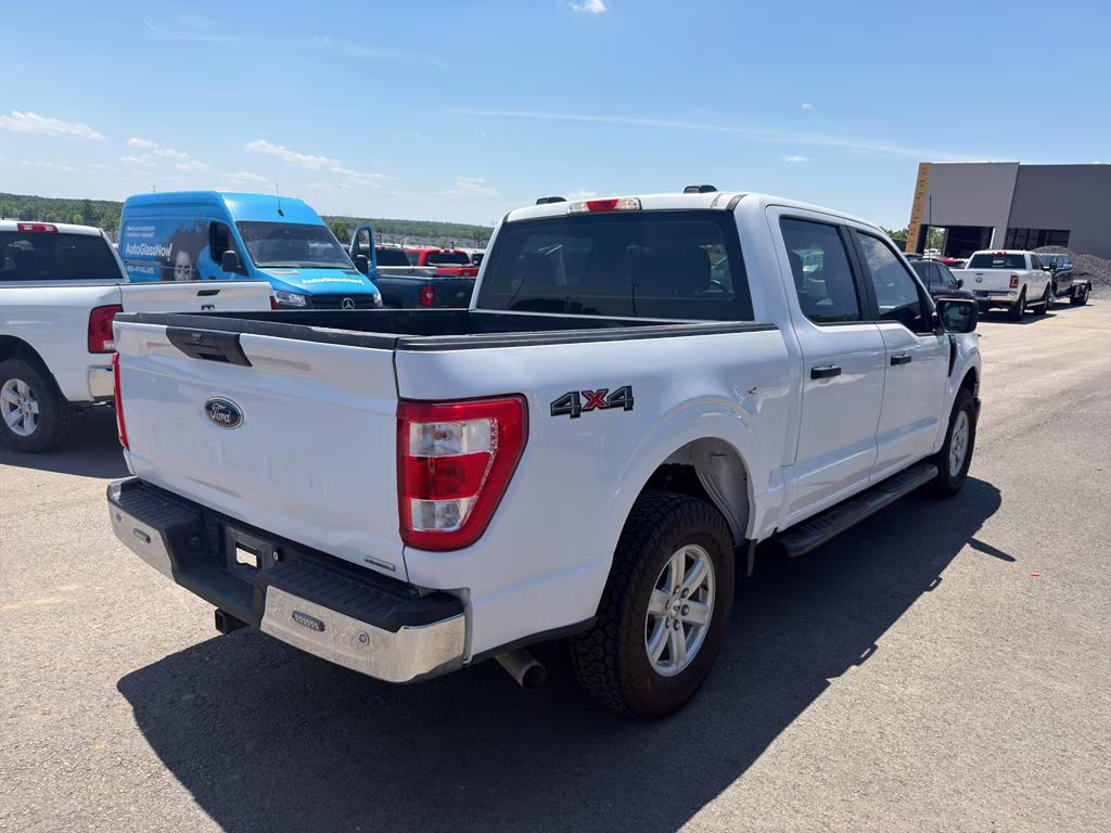 2022 Oxford White Ford F-150 XL 4X4 Truck