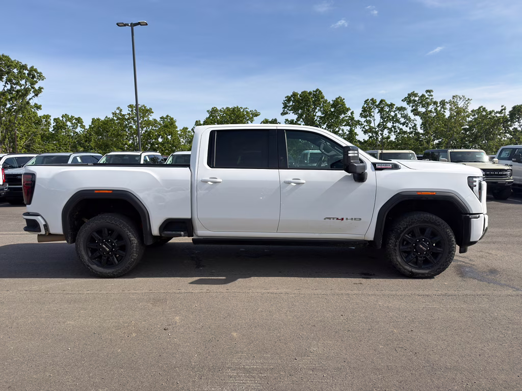 2024 Summit White GMC Sierra AT4 4X4 Truck