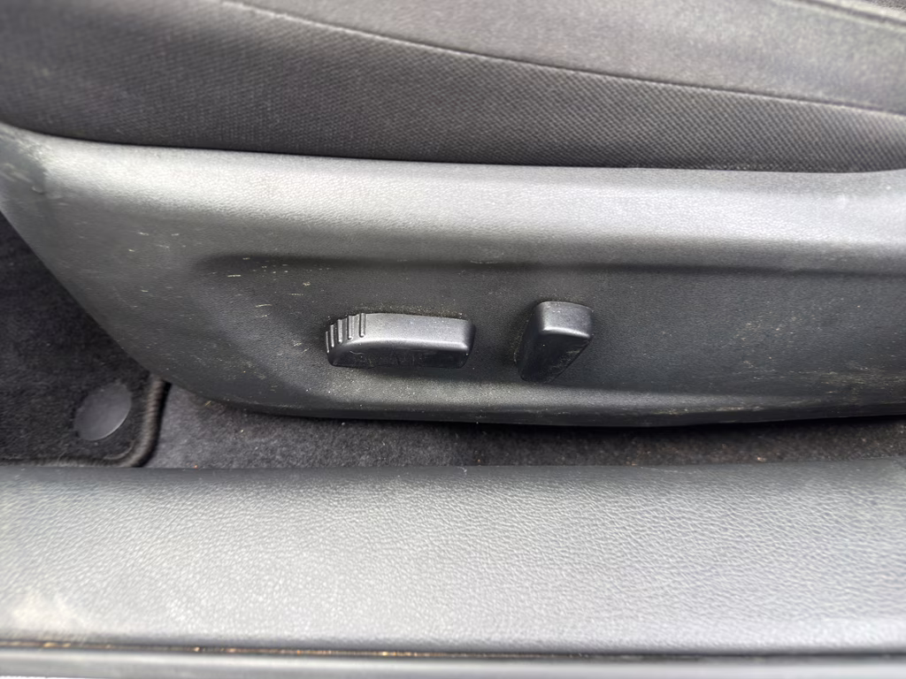 2021 Super Black Nissan Altima 2.5 SV FWD Sedan