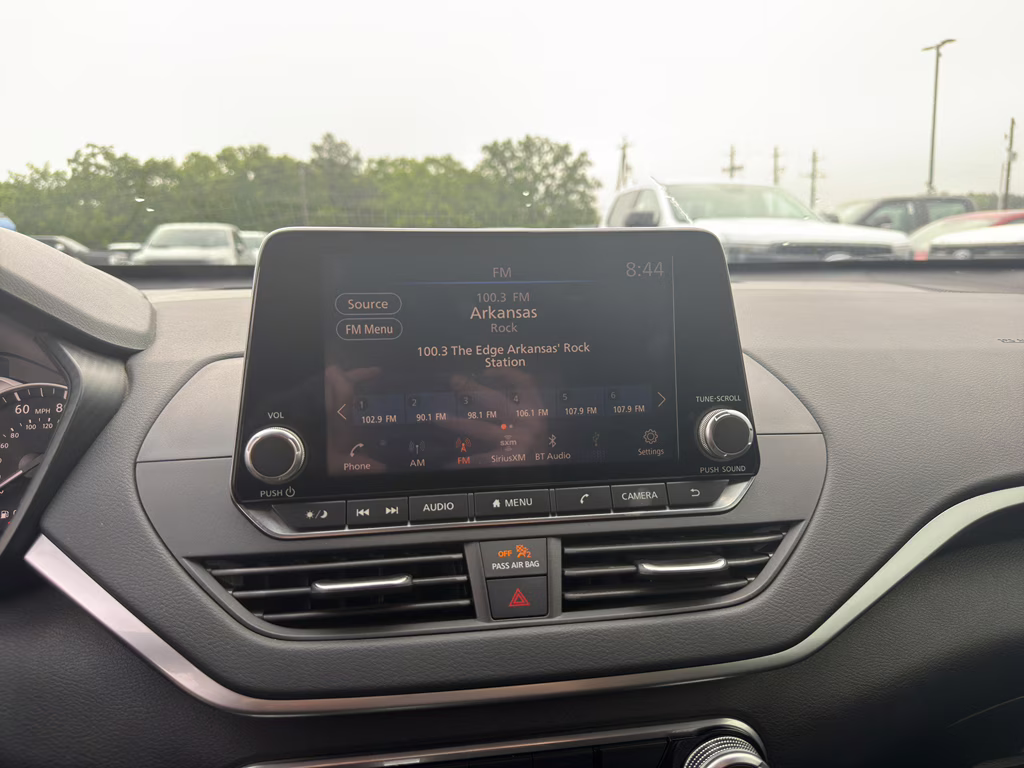 2021 Super Black Nissan Altima 2.5 SV FWD Sedan