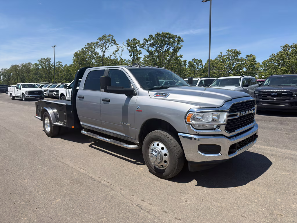 2022 Billet Silver Metallic Clearcoat Ram 3500 Chassis SLT 4X4 Truck