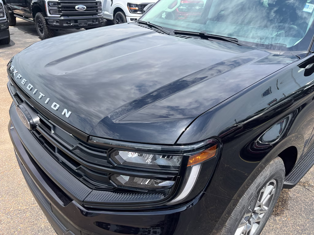 2026 Agate Black Metallic Ford Expedition Active 4X4 SUV