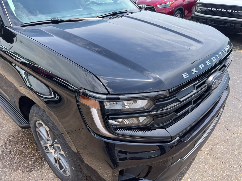 2026 Agate Black Metallic Ford Expedition Active 4X4 SUV