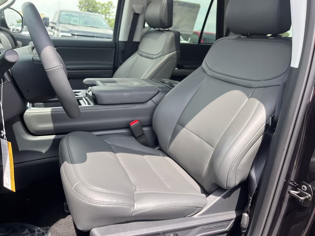 2026 Agate Black Metallic Ford Expedition Active 4X4 SUV