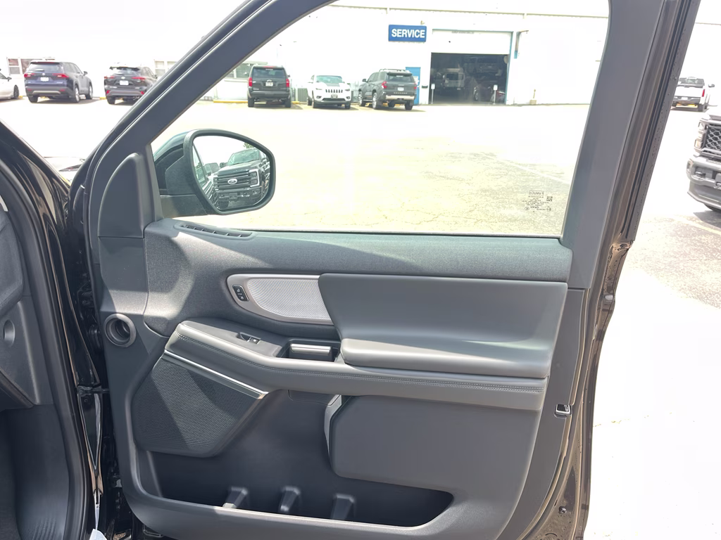 2026 Agate Black Metallic Ford Expedition Active 4X4 SUV