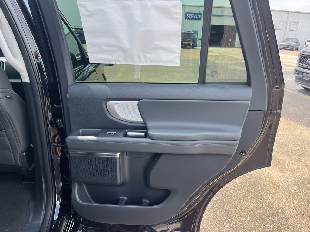 2026 Agate Black Metallic Ford Expedition Active 4X4 SUV