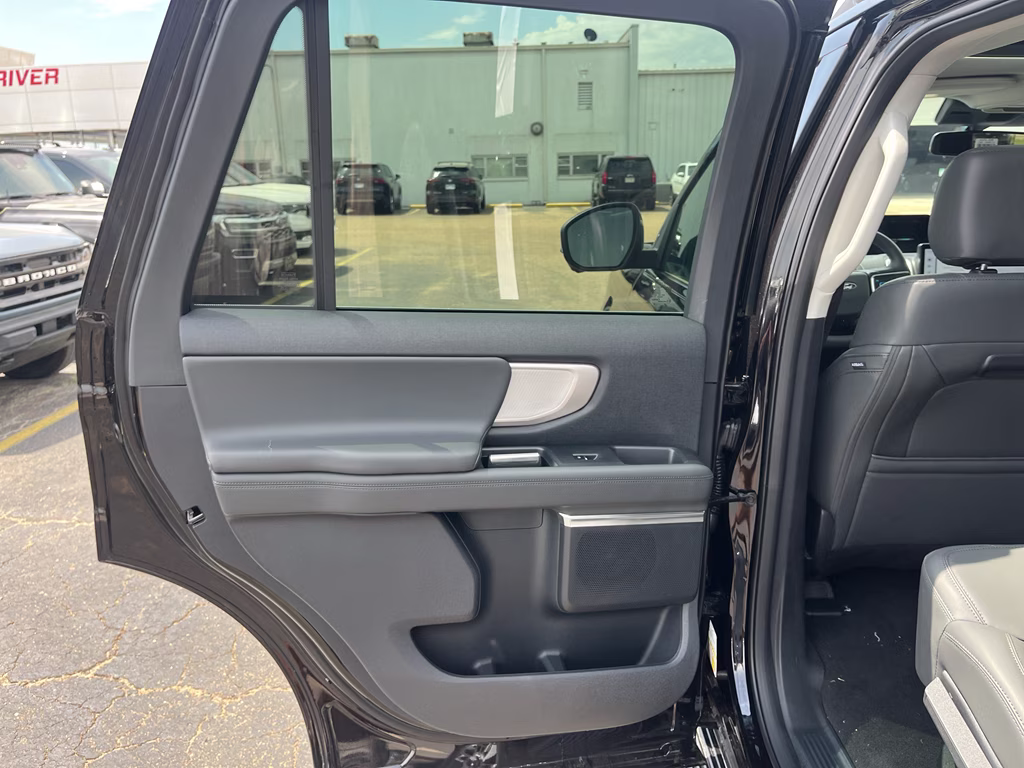 2026 Agate Black Metallic Ford Expedition Active 4X4 SUV