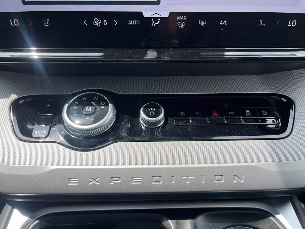 2026 Agate Black Metallic Ford Expedition Active 4X4 SUV