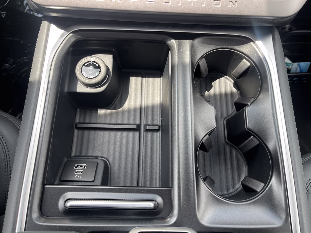 2026 Agate Black Metallic Ford Expedition Active 4X4 SUV