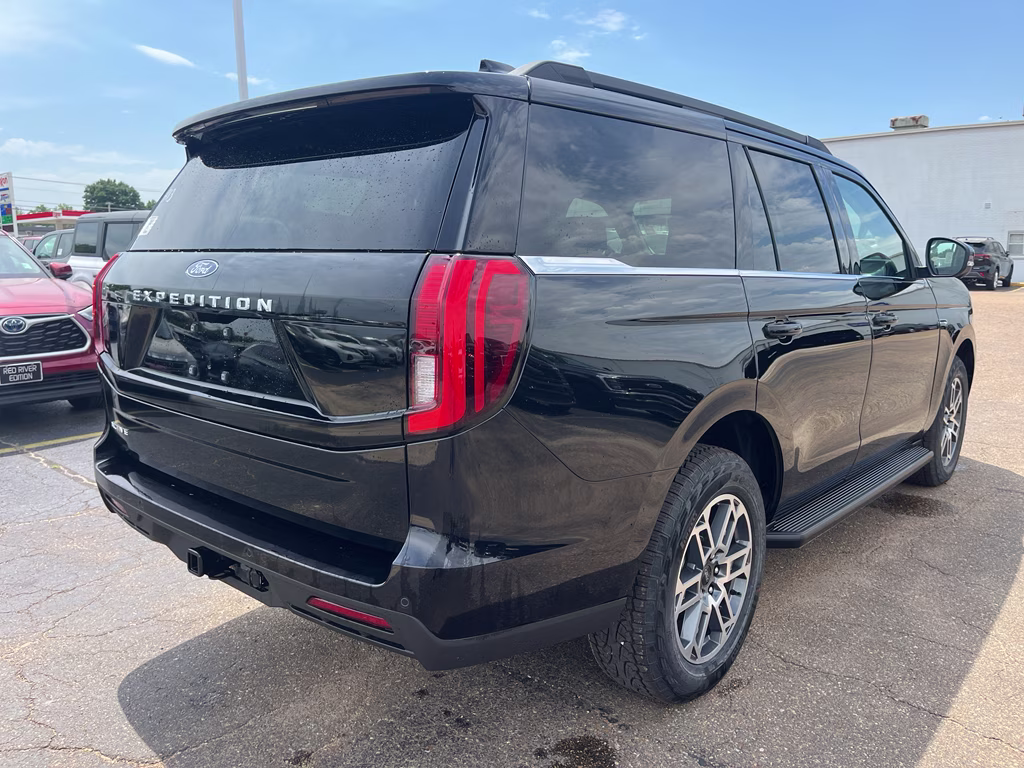 2026 Agate Black Metallic Ford Expedition Active 4X4 SUV