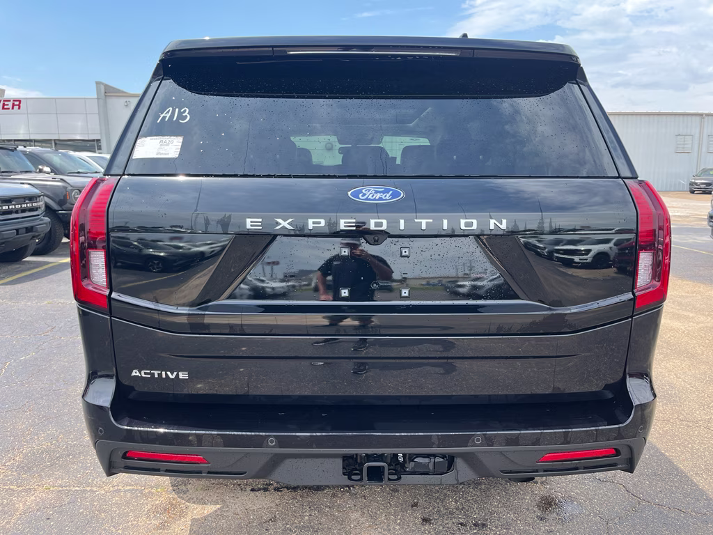 2026 Agate Black Metallic Ford Expedition Active 4X4 SUV