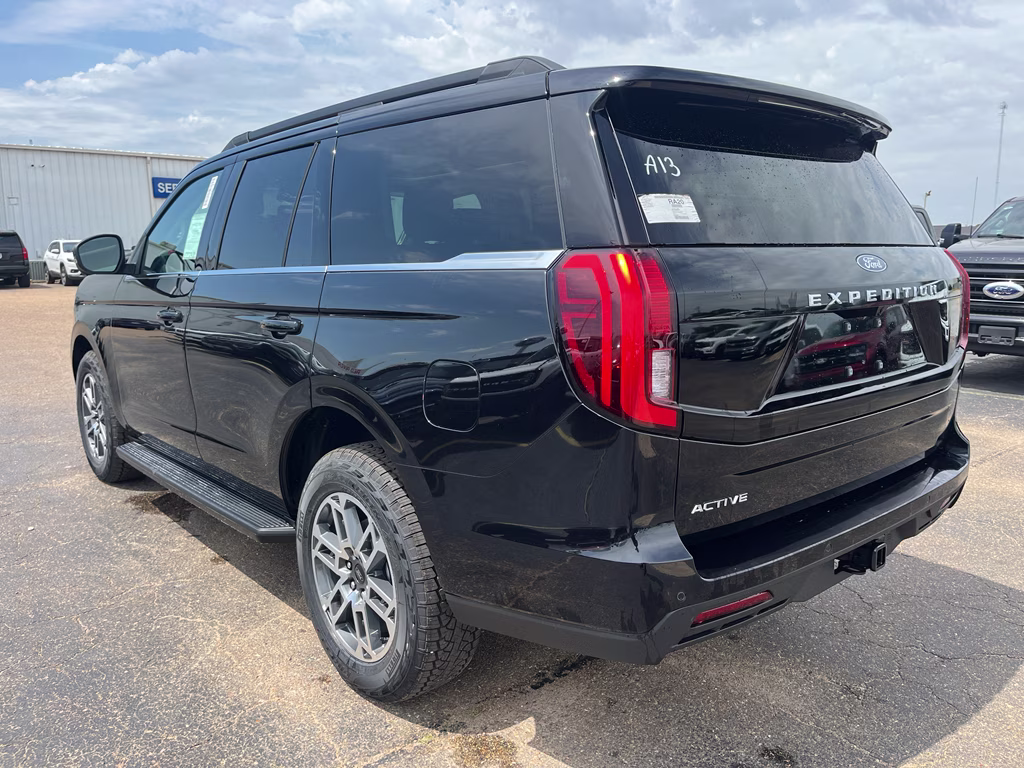 2026 Agate Black Metallic Ford Expedition Active 4X4 SUV