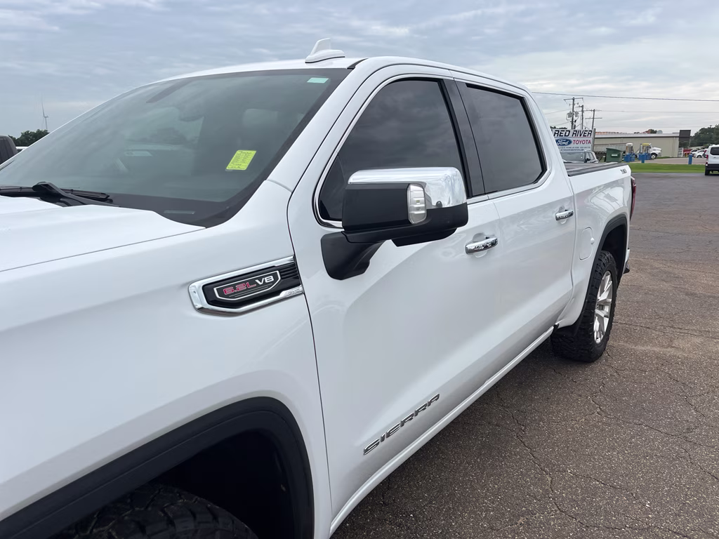 2021 Summit White GMC Sierra SLT 4X4 Truck
