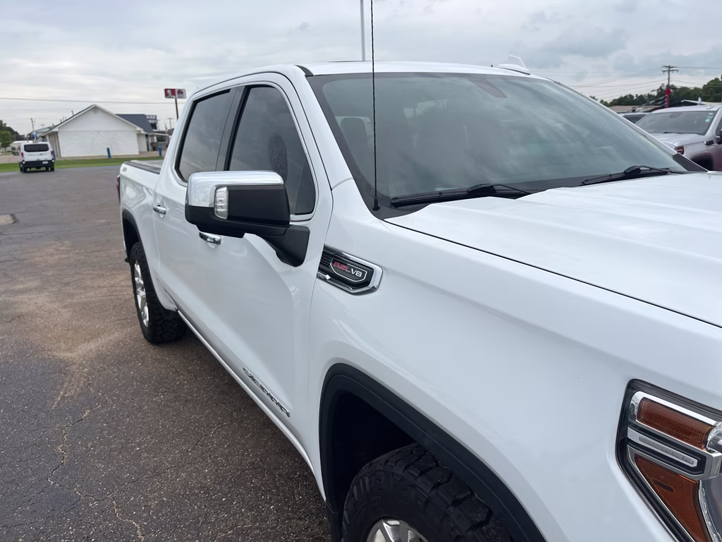 2021 Summit White GMC Sierra SLT 4X4 Truck