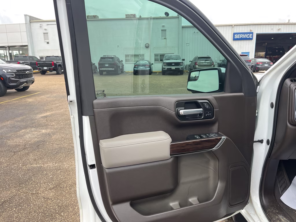 2021 Summit White GMC Sierra SLT 4X4 Truck
