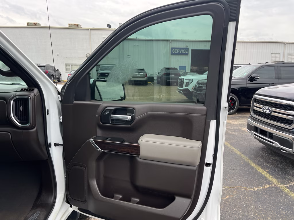 2021 Summit White GMC Sierra SLT 4X4 Truck