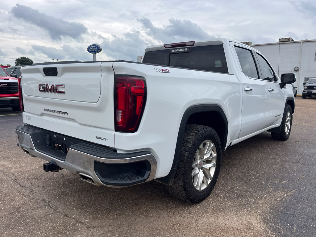 2021 Summit White GMC Sierra SLT 4X4 Truck