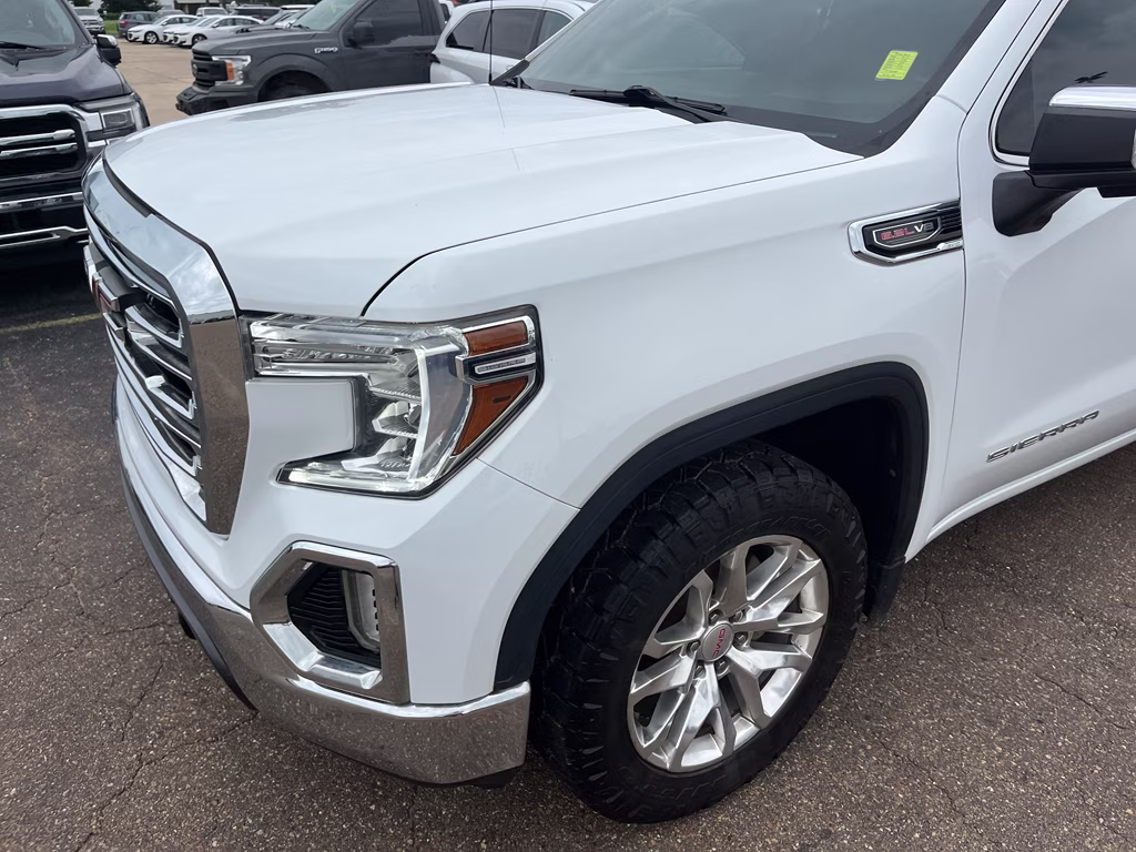 2021 Summit White GMC Sierra SLT 4X4 Truck