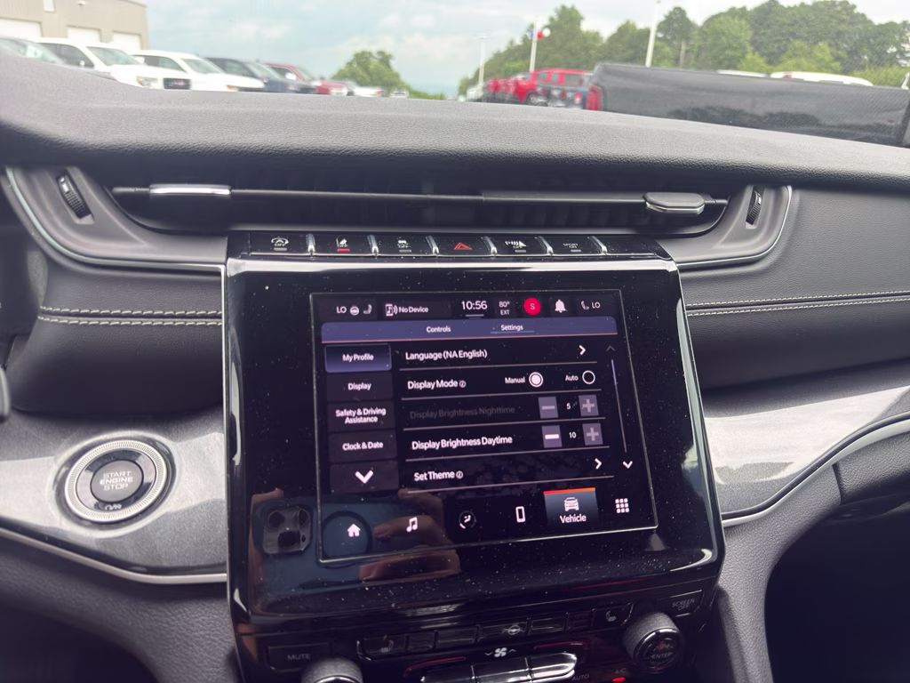 2022 Silver Zynith Jeep Grand Cherokee L Altitude 4X4 SUV
