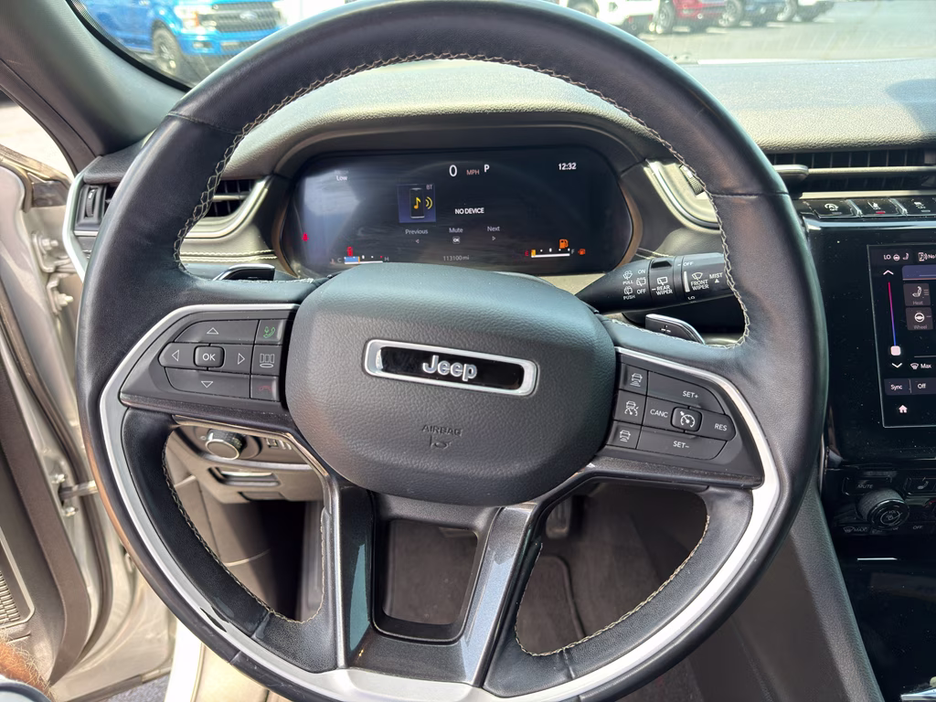 2022 Silver Zynith Jeep Grand Cherokee L Altitude 4X4 SUV