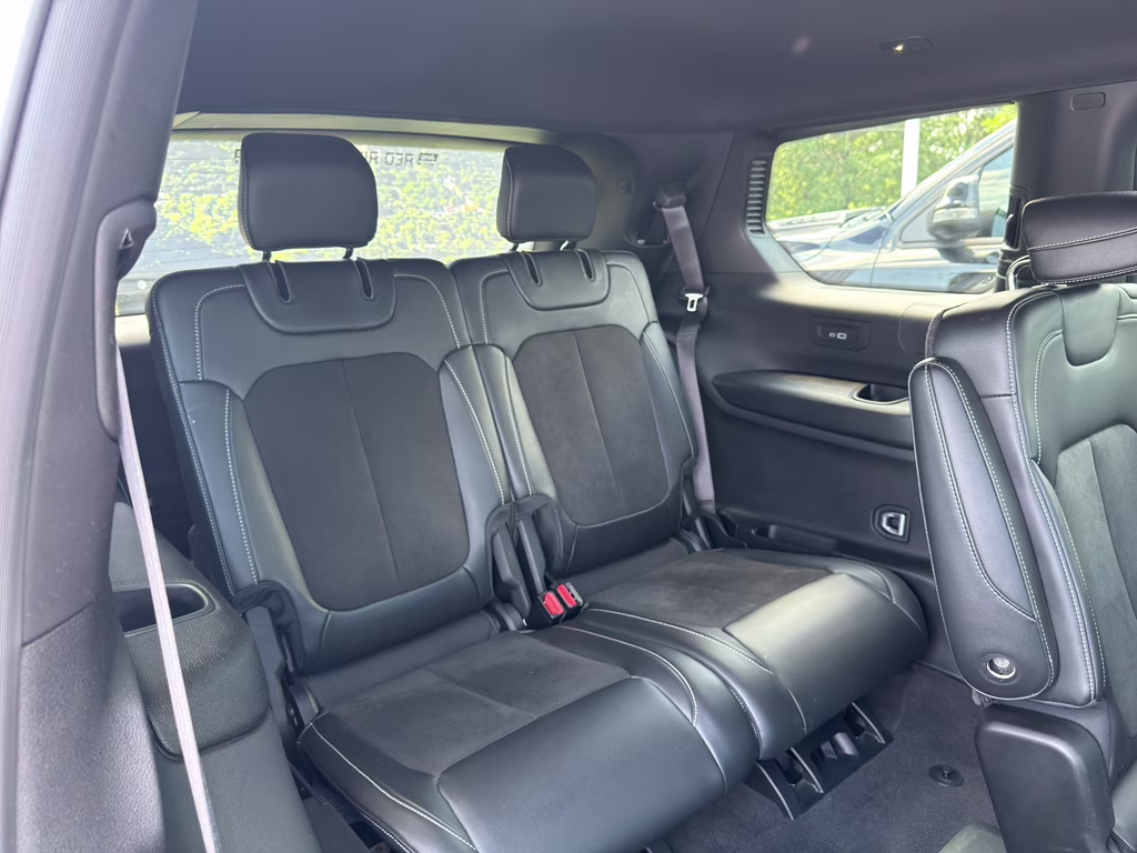 2022 Silver Zynith Jeep Grand Cherokee L Altitude 4X4 SUV